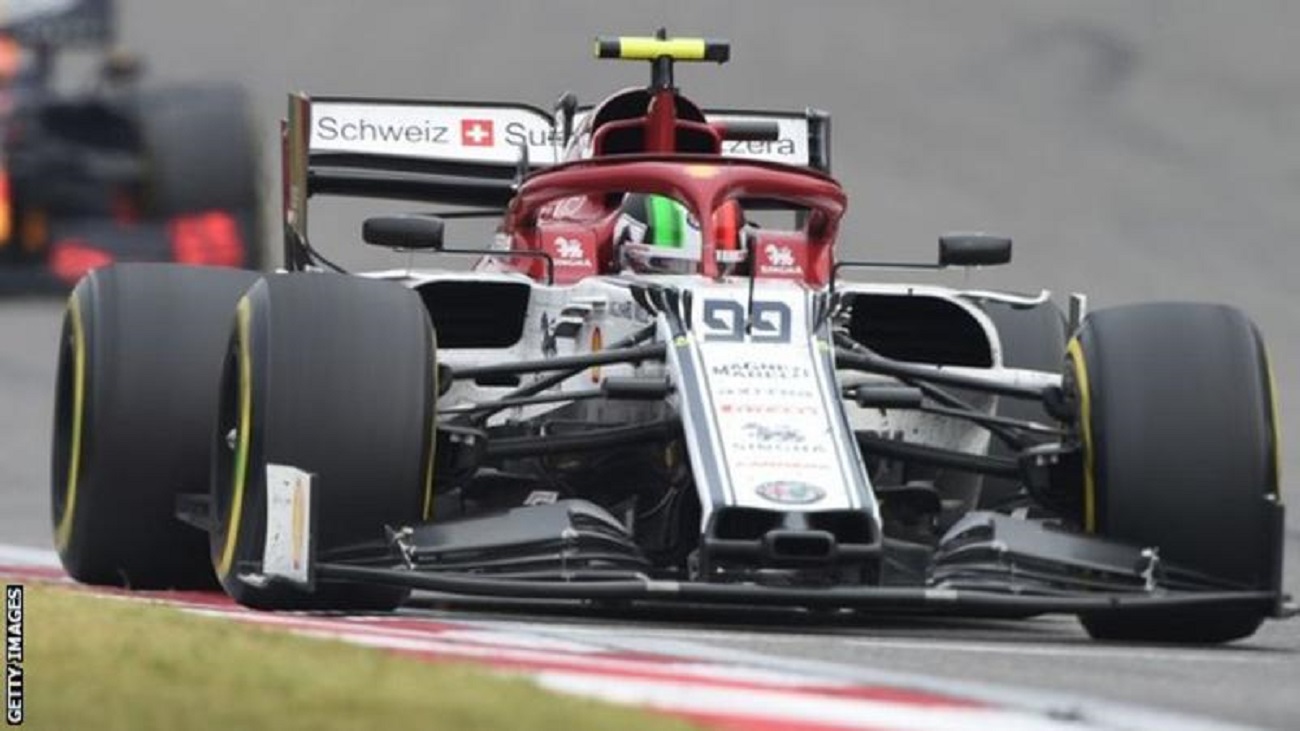 Antonio Giovinazzi, il pilota della Alfa Romeo Racing in Formula 1 è diventato il primo pilota nel 2019 a subire una penalità in griglia