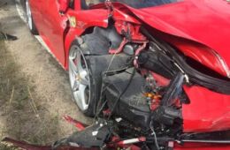 Ferrari: incidente per una F430 prima di un raduno di supercar
