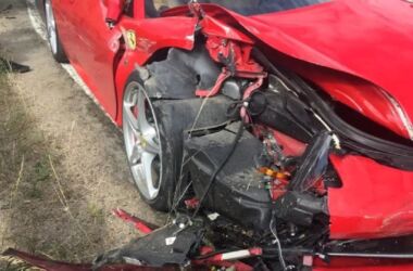 Ferrari: incidente per una F430 prima di un raduno di supercar