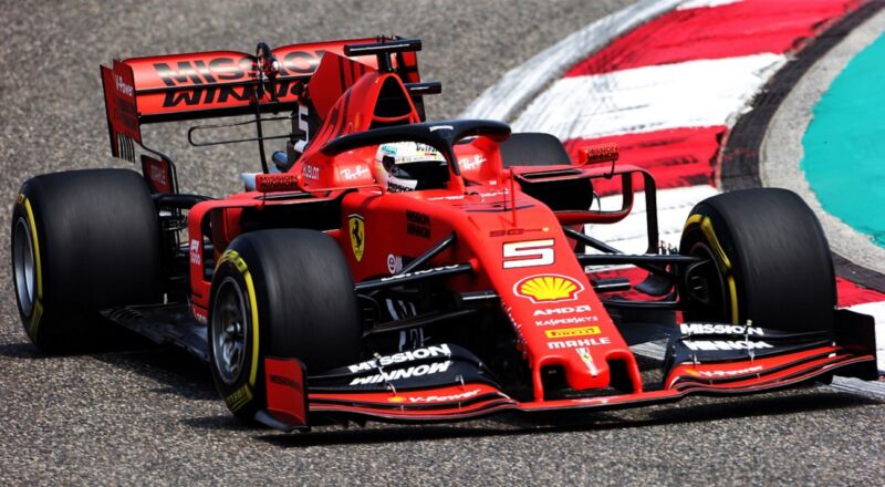 F1, GP Cina: Vettel il più veloce nelle prime libere con le gomme più dure