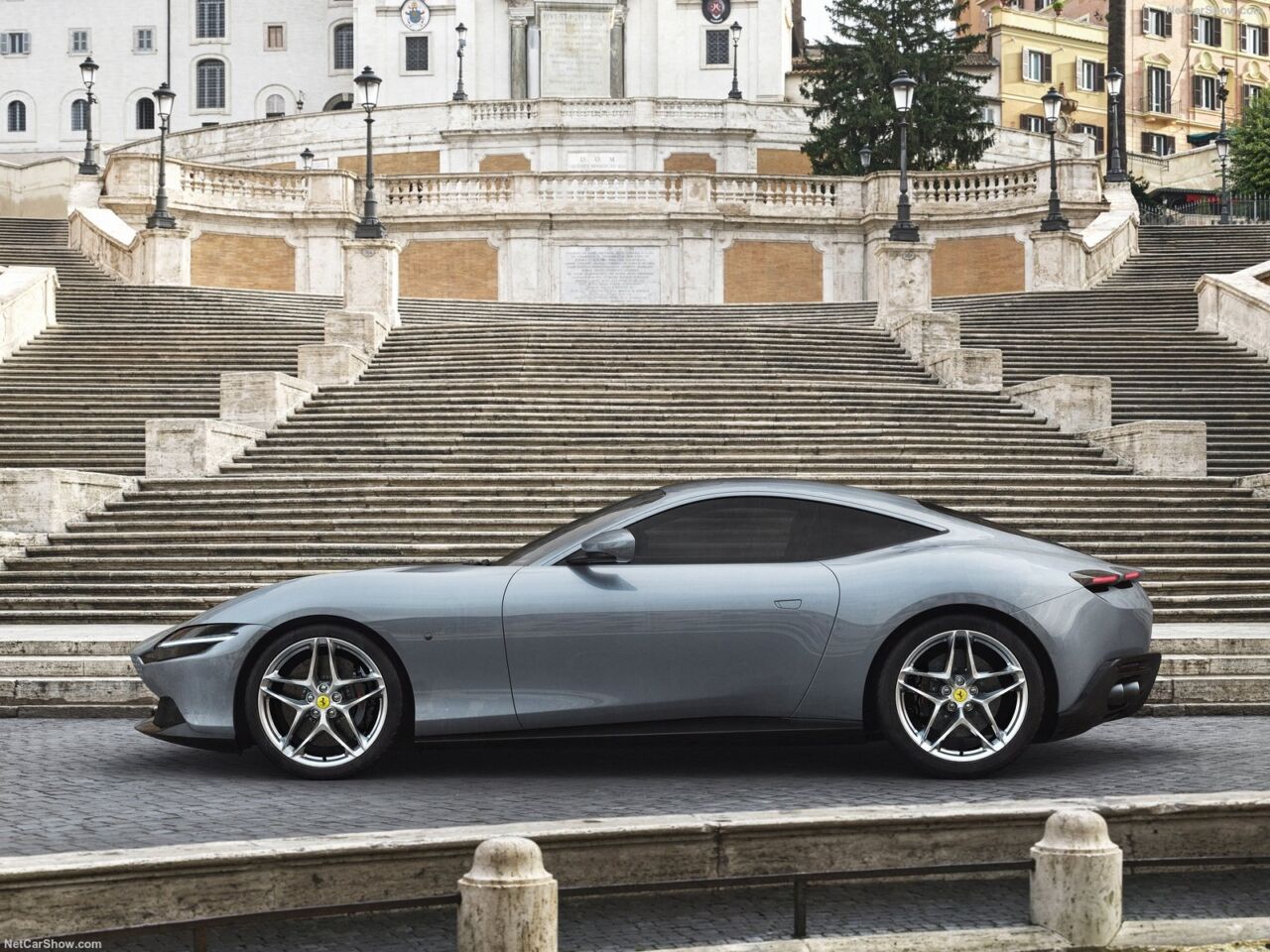 Ferrari Roma: l'unione dello stile con la capitale italiana