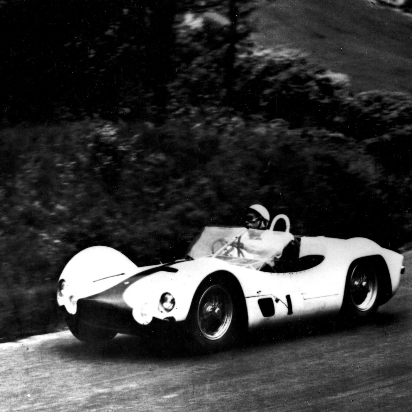Lik　Maserati Tipo 61-Nürburgring Maserati Tipo 61 “Birdcage” ha vinto la 1.000 Km del Nurburgring