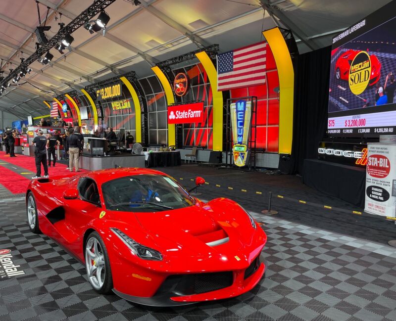 Questa Ferrari LaFerrari è stata venduta a 3 milioni di dollari